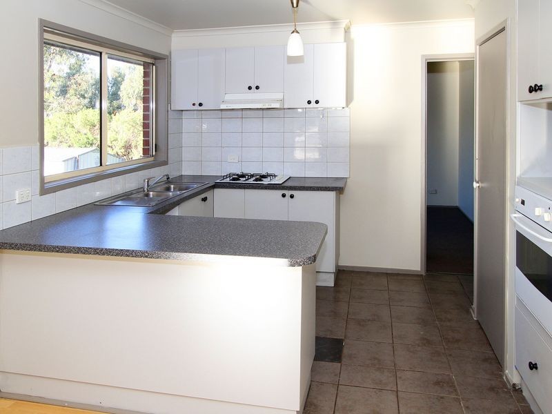 16 Laurel Street, Albanvale VIC 3021