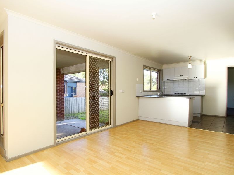16 Laurel Street, Albanvale VIC 3021