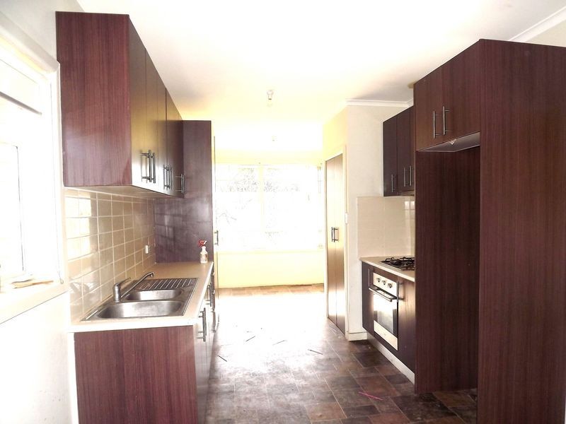 3 Crestmont Drive, Melton South VIC 3338