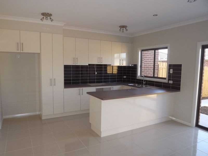 16/371-383 Taylors Road, Kings Park VIC 3021