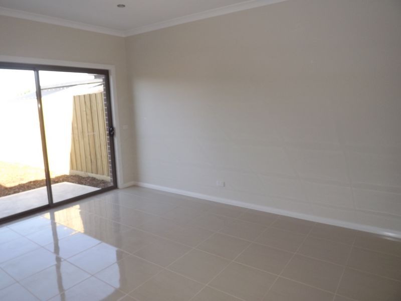 16/371-383 Taylors Road, Kings Park VIC 3021