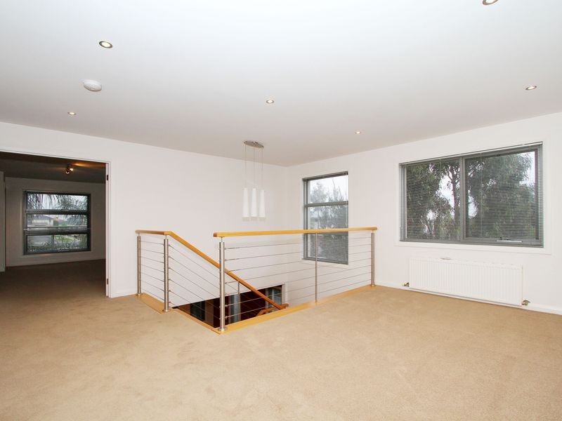 7 Hopetoun Green, Caroline Springs VIC 3023