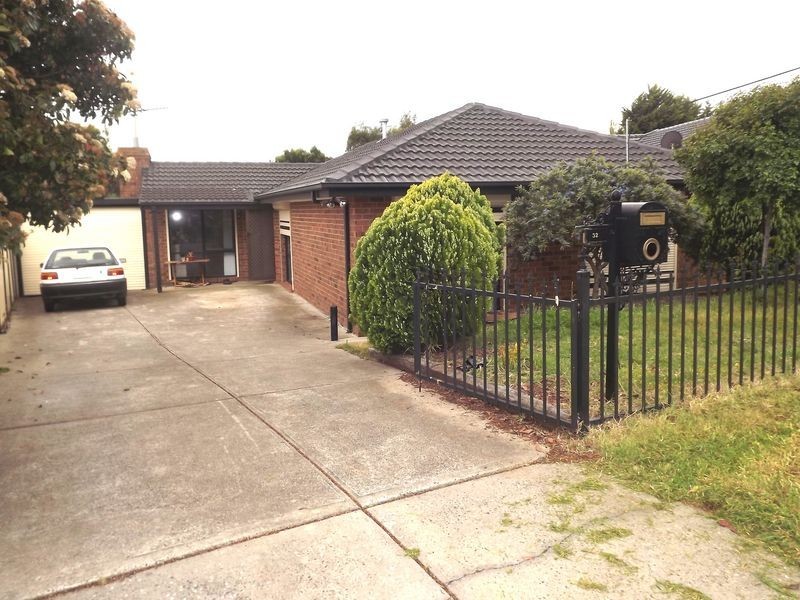 32 Tremaine Avenue, Kings Park VIC 3021