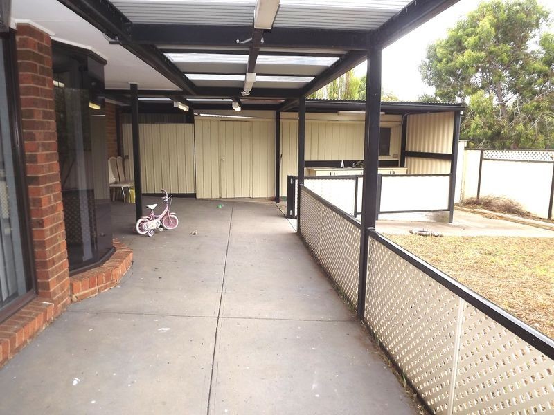 32 Tremaine Avenue, Kings Park VIC 3021