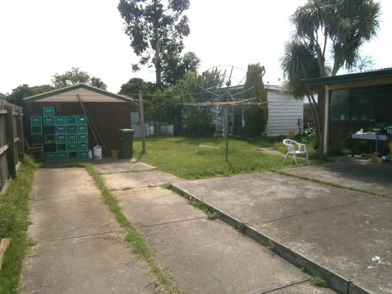 9 Neimur Avenue, Deer Park VIC 3023