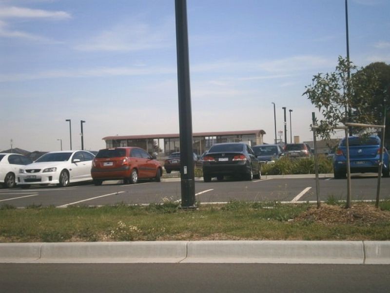 9 Neimur Avenue, Deer Park VIC 3023