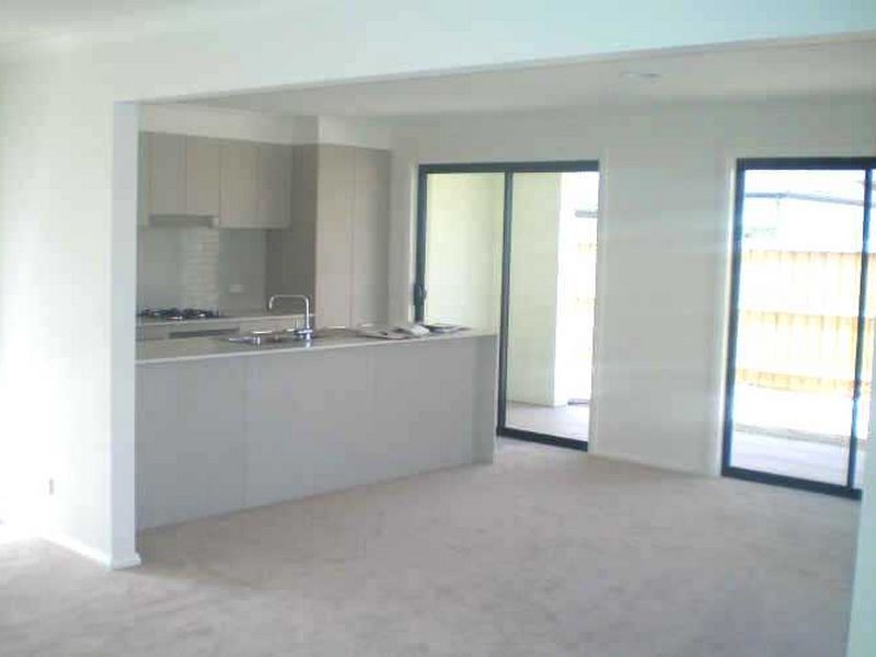 32 Belleville Close, Burnside VIC 3023