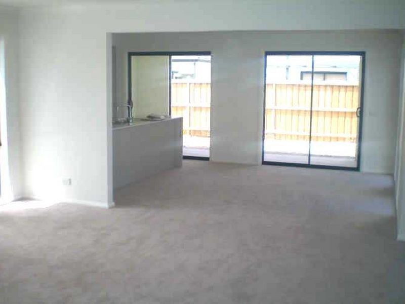 32 Belleville Close, Burnside VIC 3023