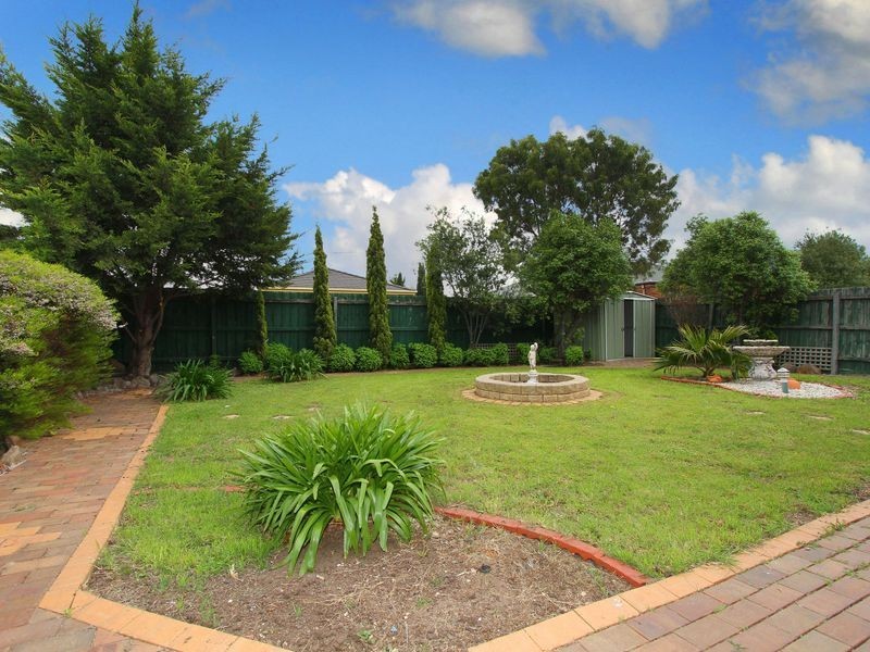 16 Cooper Court, Delahey VIC 3037