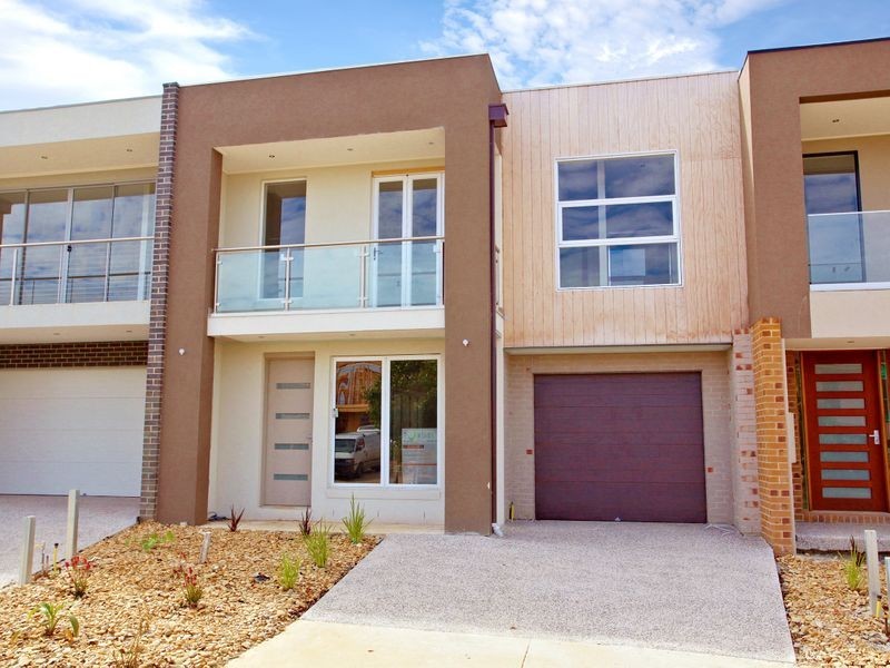 18 Seddon Pl, Caroline Springs VIC 3023