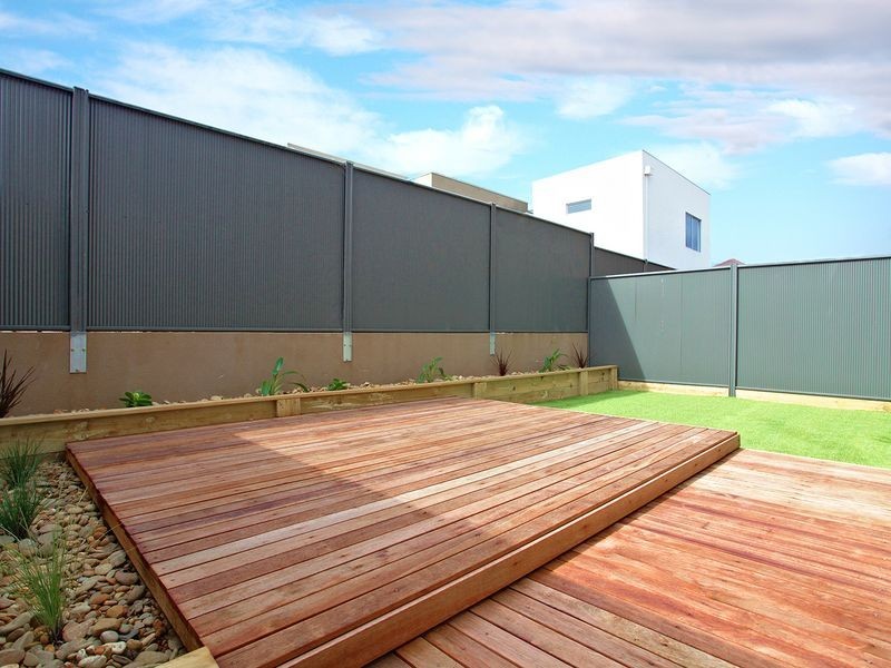 18 Seddon Pl, Caroline Springs VIC 3023