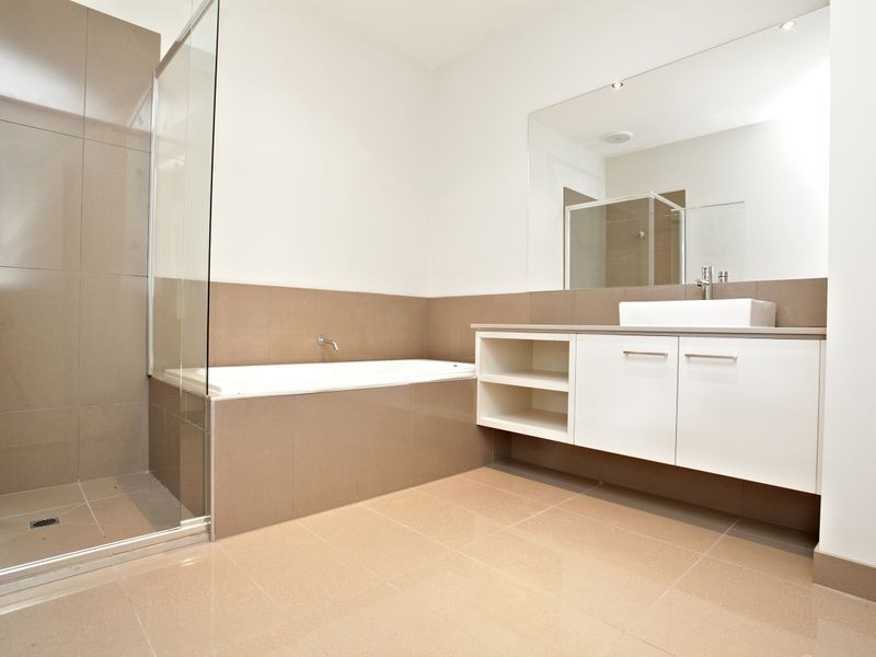 16 Seddon Pl, Caroline Springs VIC 3023