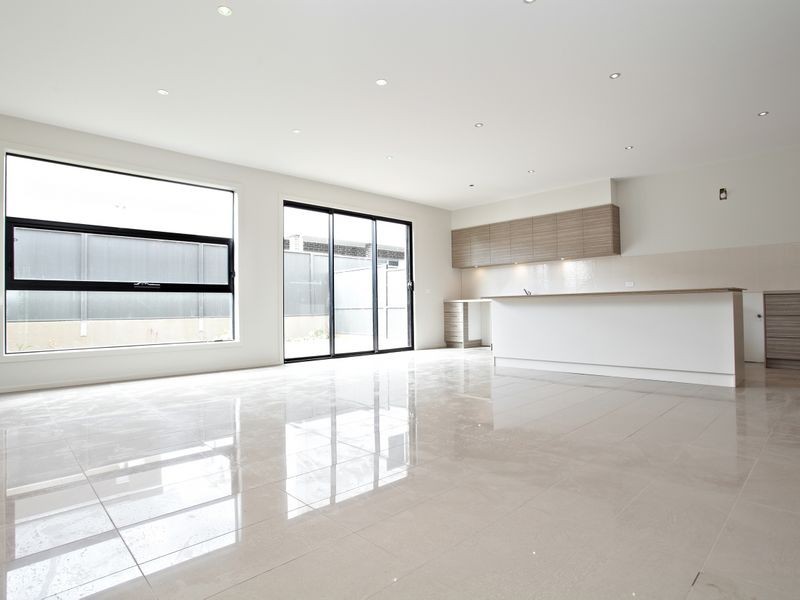 16 Seddon Pl, Caroline Springs VIC 3023