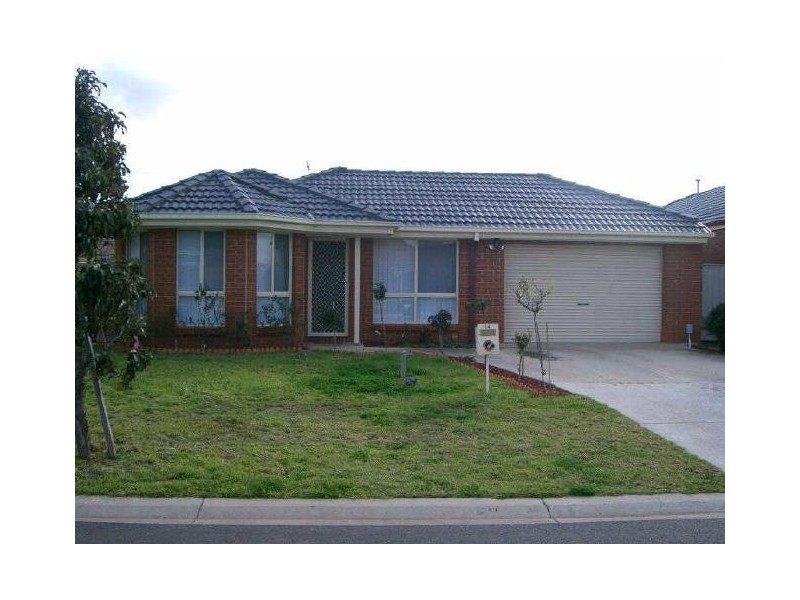 14 Wyperfeld Circuit, Caroline Springs VIC 3023