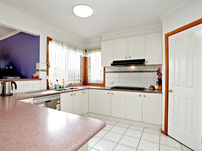 42 Wentworth Drive, Taylors Lakes VIC 3038