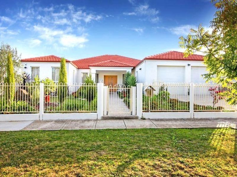 9 Watervale Blvd, Taylors Hill VIC 3037