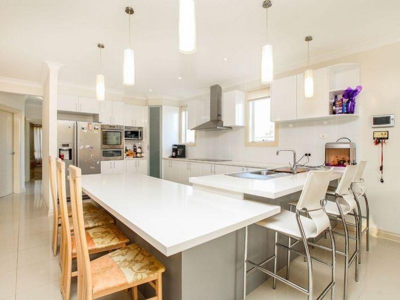 9 Watervale Blvd, Taylors Hill VIC 3037