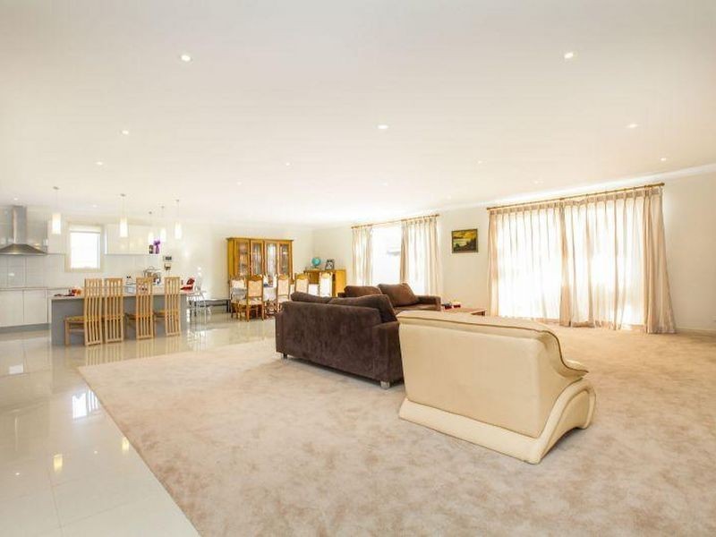 9 Watervale Blvd, Taylors Hill VIC 3037