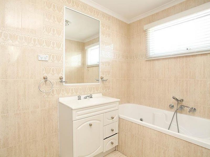 6 Jarrah Court, Delahey VIC 3037