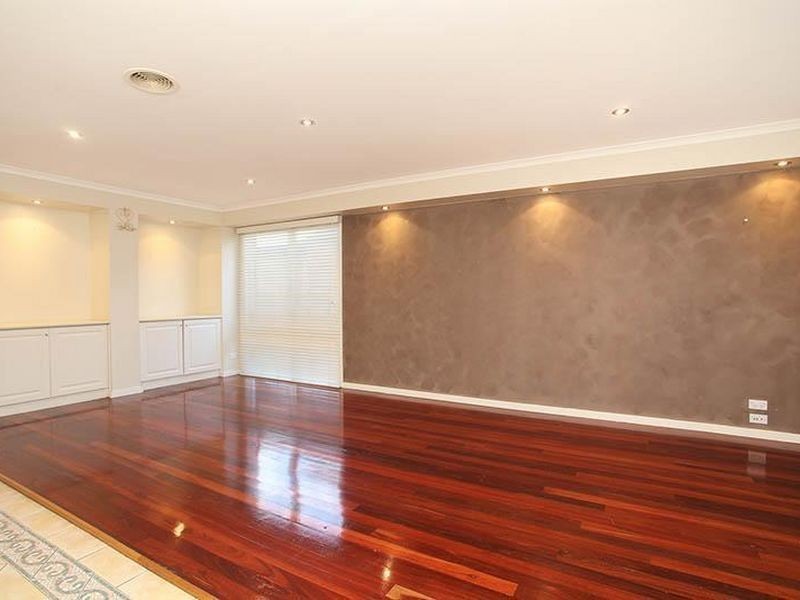 6 Jarrah Court, Delahey VIC 3037