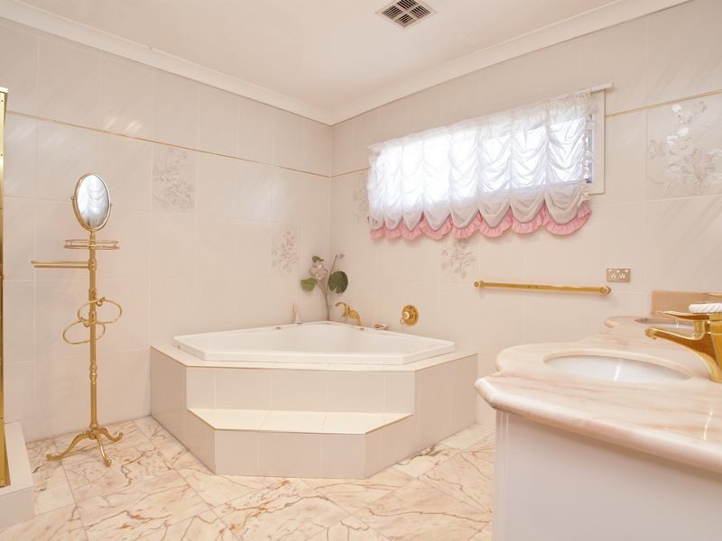 867 Ballarat Road, Deer Park VIC 3023