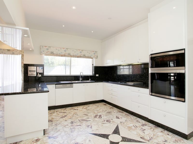 867 Ballarat Road, Deer Park VIC 3023