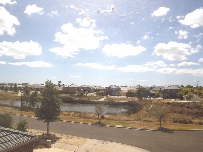 4 Weigall Close, Caroline Springs VIC 3023