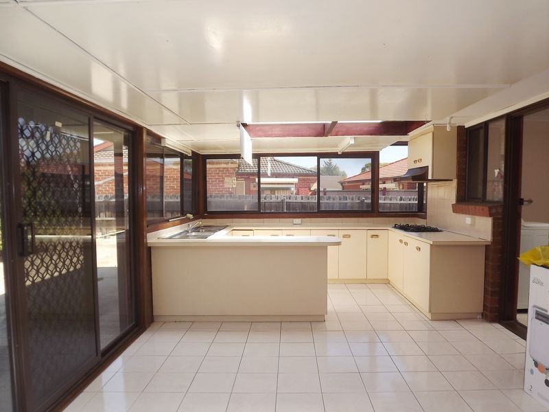 62 Wahgunyah Drive, St Albans VIC 3021