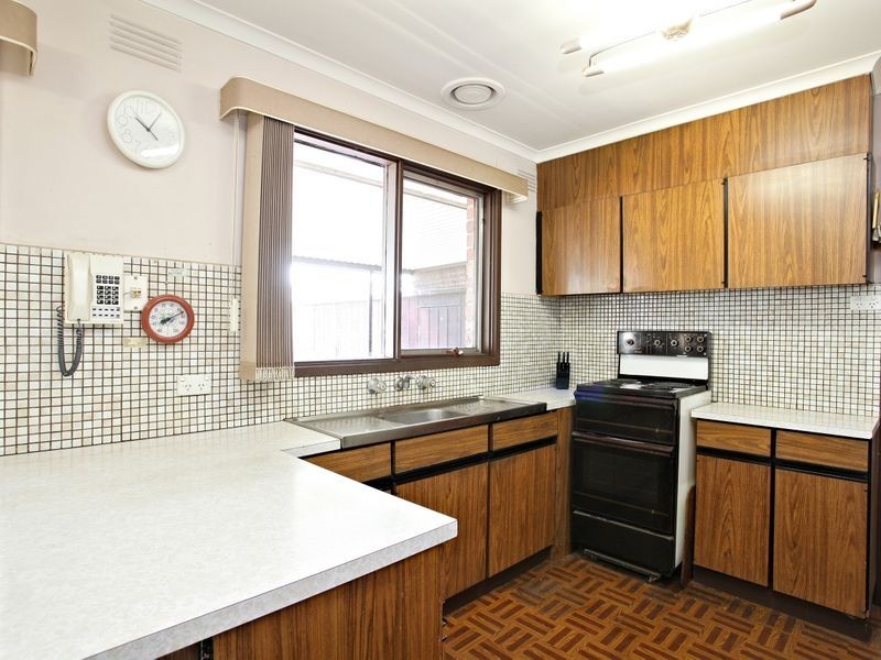 10 Hazelwood Court, Kings Park VIC 3021