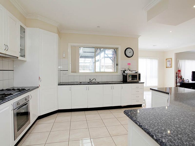 3 Nepean Way, Taylors Hill VIC 3037