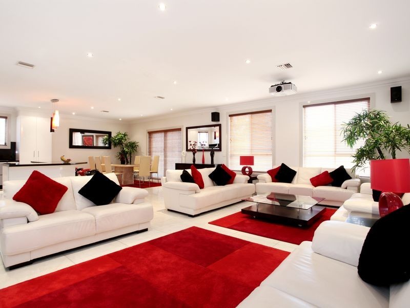 10 Hopetoun Green, Caroline Springs VIC 3023