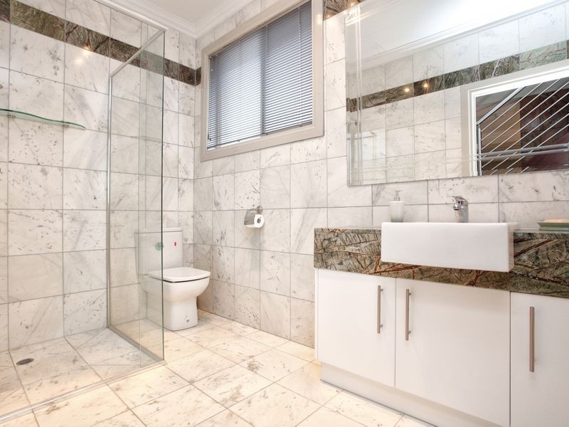 10 Hopetoun Green, Caroline Springs VIC 3023