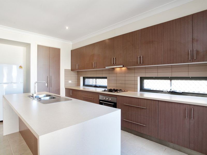 24 Manny Paul Circuit, Burnside Heights VIC 3023