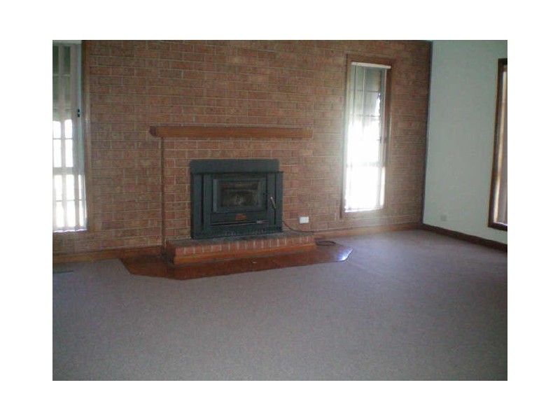 4 Chatterton Drive, Delahey VIC 3037