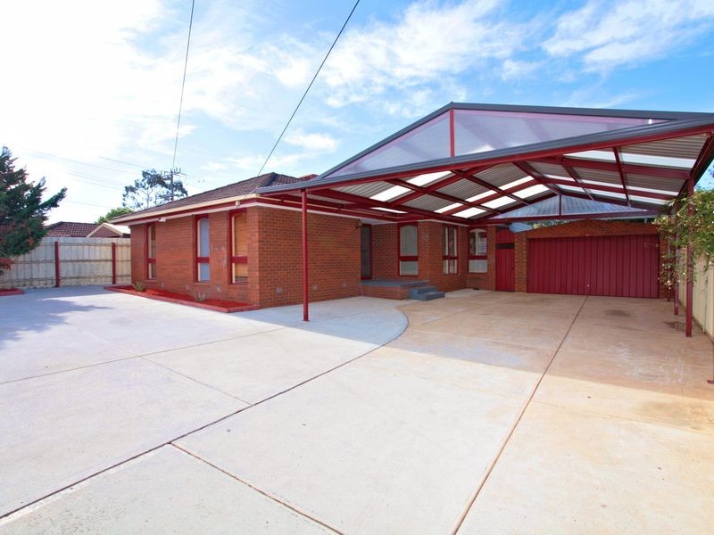 100 Kings Road, St Albans VIC 3021