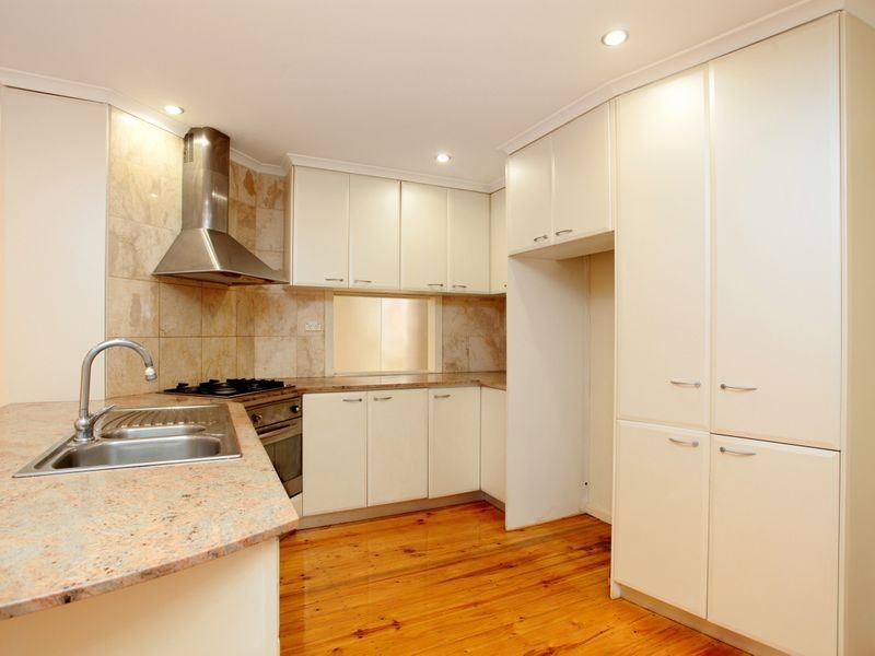 100 Kings Road, St Albans VIC 3021