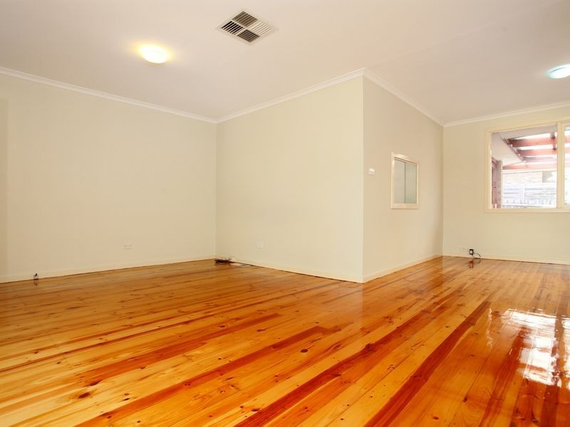 100 Kings Road, St Albans VIC 3021