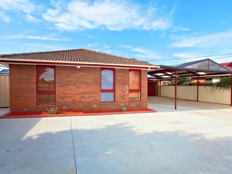 100 Kings Road, St Albans VIC 3021