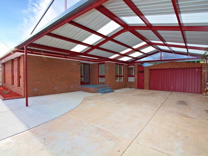 100 Kings Road, St Albans VIC 3021