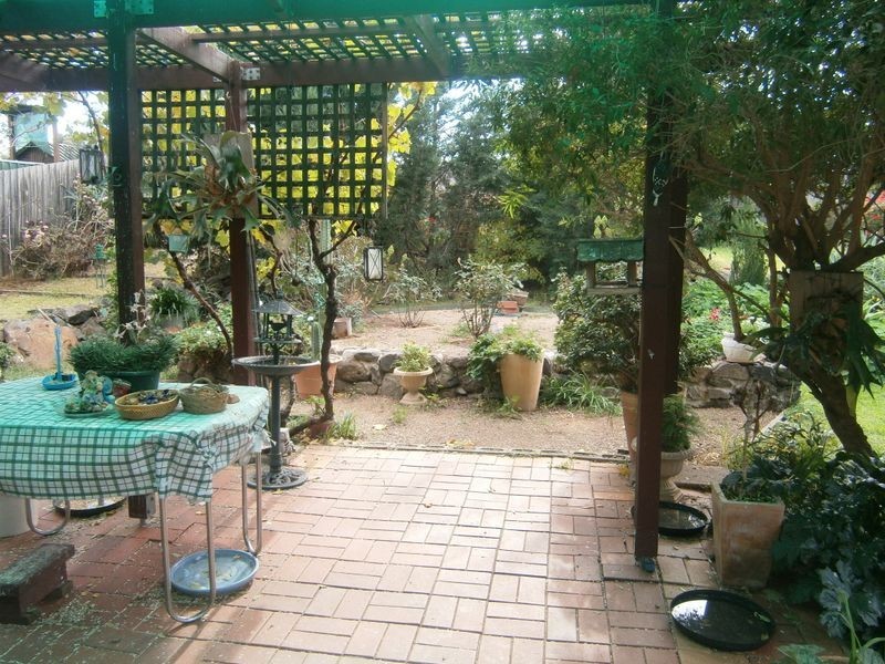 35 John Paul Drive, Hillside VIC 3037