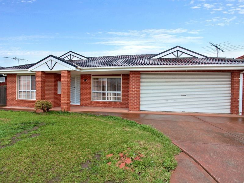 13 Oarsome Drive, Delahey VIC 3037