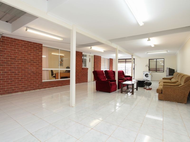 13 Oarsome Drive, Delahey VIC 3037