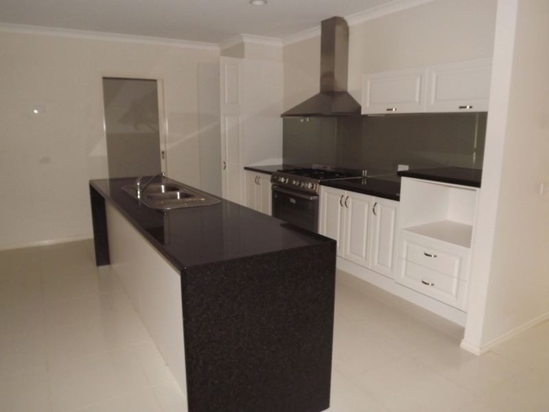 86 Tenterfield Drive, Burnside Heights VIC 3023