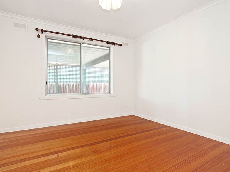 1/12 Station Ave, St Albans VIC 3021