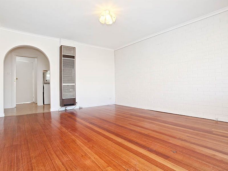 1/12 Station Ave, St Albans VIC 3021