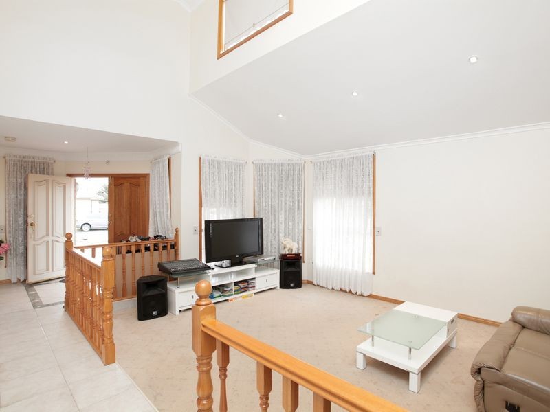 22 Rye Court, Delahey VIC 3037