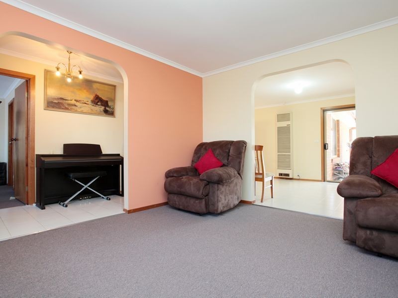 132 Gillespie Road, Kings Park VIC 3021
