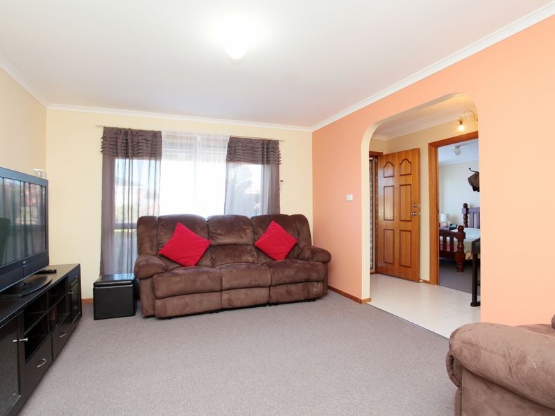 132 Gillespie Road, Kings Park VIC 3021