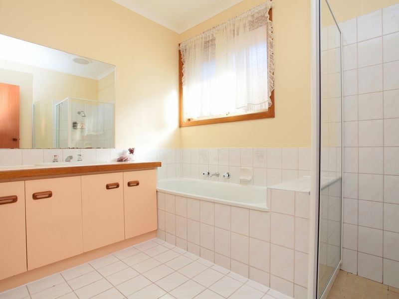 132 Gillespie Road, Kings Park VIC 3021