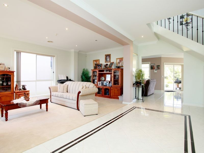 18 Eglington Court, Taylors Hill VIC 3037